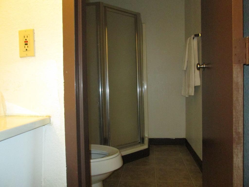 Motel 10 Лордсберг Номер фото